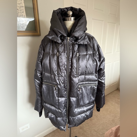 OROLAY Silver Parka - Picture 2 of 13